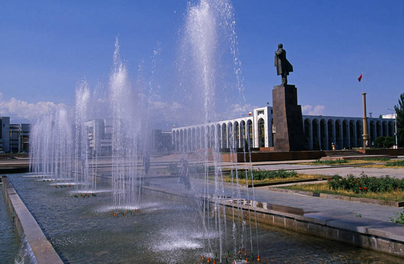 无人,广场,横图,水,城市,建筑,喷泉,吉尔吉斯斯坦,雕像,首都,历史,摄影,中亚,政府,列宁,共产主义,比什凯克,彩图,传统文化