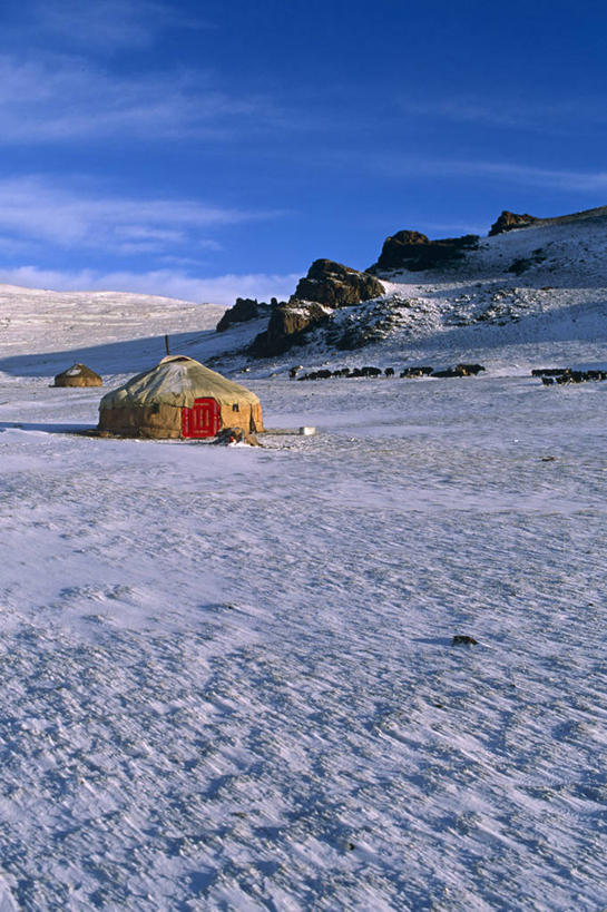 无人,竖图,全景,室外,美景,山,雪,蒙古,亚洲,帐篷,房屋,地形,景观,冬天,风景,自然,景色,寒冷,季节,摄影,住房,自然风光,地貌,蒙古包,彩图,传统文化