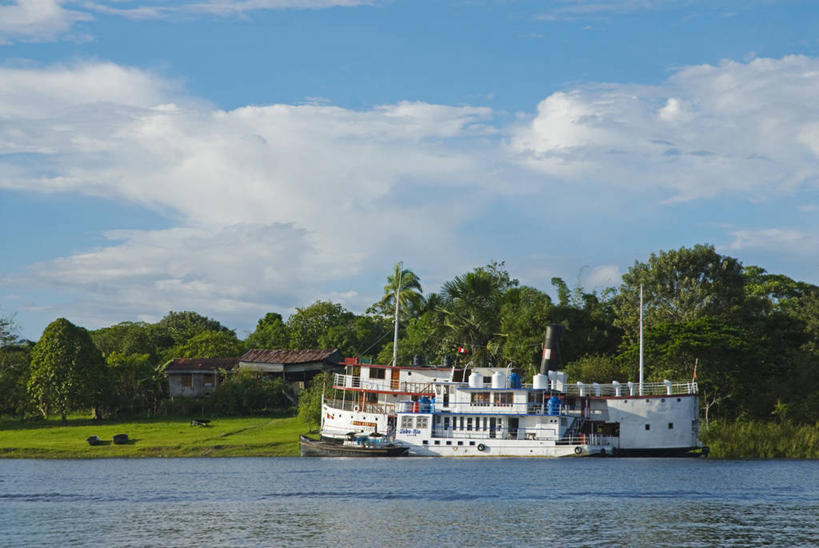 无人,码头,横图,室外,探险,河流,船,亚马逊河,秘鲁,停靠,研究,科学,蓝色,天空,南美,运输,摄影,热带气候,拉丁美洲,停泊,伊基托斯,彩图