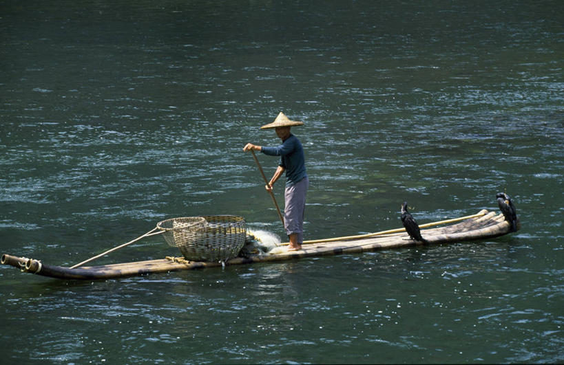 一个人,站,横图,室外,河流,船,帽子,亚洲,漂浮,小溪,职业,摄影,横梁,流动,广西,独木舟,漓江,横杆,彩图,钓鱼