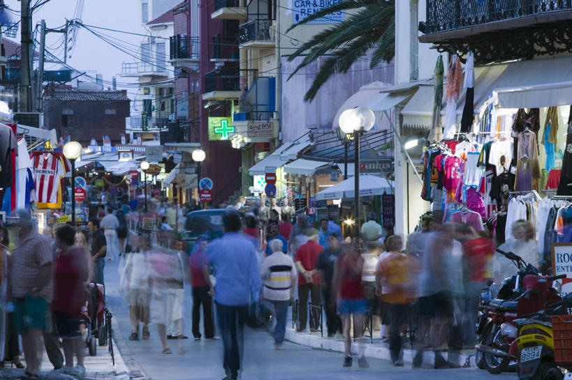 横图,旅游,希腊,行人,游客,游人,岛,路人,旅客,黄昏,摄影,西欧,地中海文化,南欧,希腊文化,克里特岛,过客,干尼亚,步行,彩图