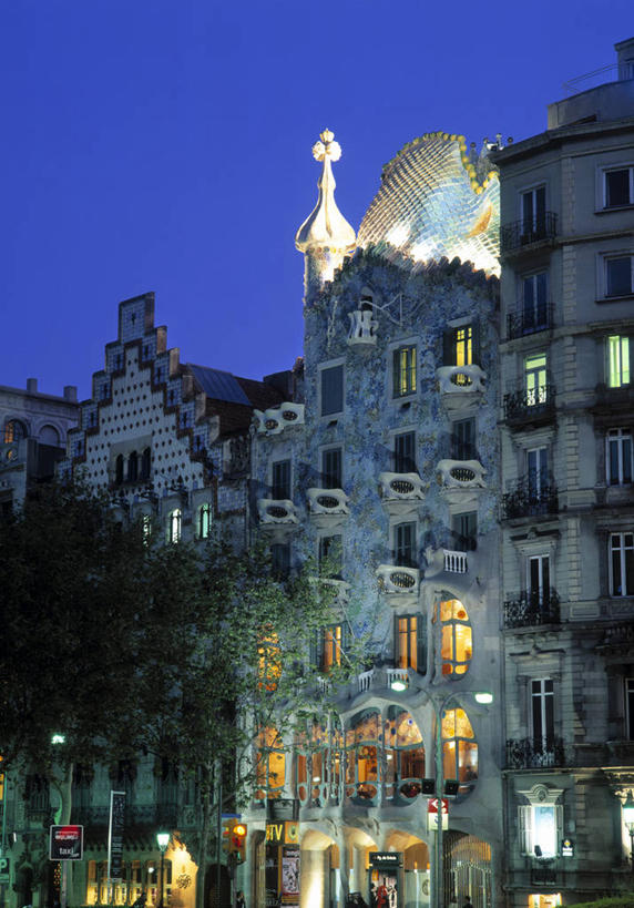 无人,工程师,建筑师,竖图,夜晚,建筑,西班牙,欧洲,巴塞罗那,摄影,管理,建筑工程师,设计,彩图,画则师,图则师,则师,评估,人员,安东尼奥.高迪,高迪