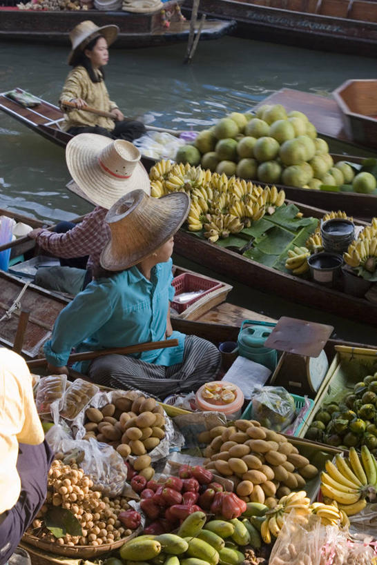 成年人,竖图,船,蔬菜,水果,泰国,亚洲,小贩,食品,市场,水上市场,摄影,东南亚,运河,女人,彩图