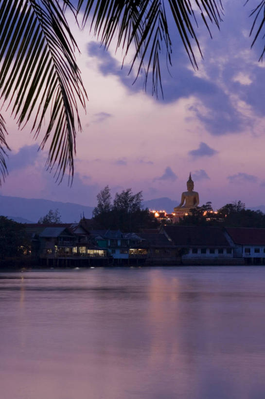 无人,竖图,室外,海洋,泰国,亚洲,雕像,岛,南海,黄昏,摄影,宗教,东南亚,佛教,热带气候,剪影,棕榈叶,苏梅岛,泰国湾,海滩,彩图