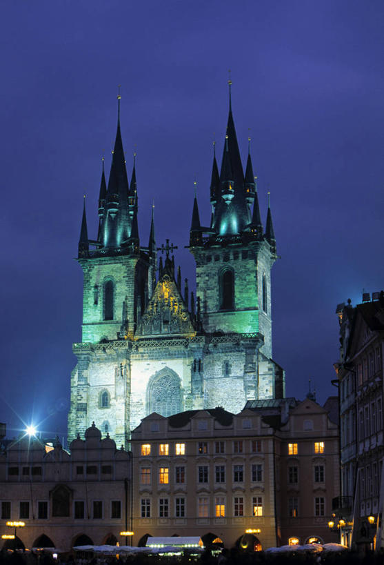 无人,广场,教堂,竖图,夜晚,欧洲,捷克,首都,摄影,东欧,中欧,捷克共和国,旧城广场,布拉格广场,布拉格,瓦茨拉夫广场,布拉格旧城广场,布拉格老城广场,提恩教堂,彩图,旅行,布拉格历史中心