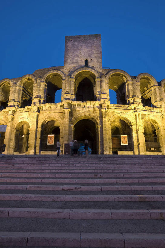 无人,竖图,夜晚,法国,欧洲,城镇,黄昏,摄影,照亮,考古学,西欧,地中海,普罗旺斯,法国文化,阿尔勒,罗纳河口,彩图