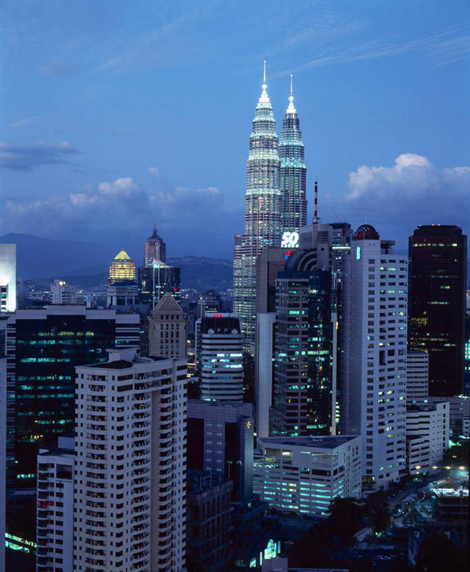 无人,竖图,室外,夜晚,天际线,城市,马来西亚,亚洲,塔,首都,黄昏,摄影,东南亚,双子塔,吉隆坡,双子星塔,吉隆坡石油双塔,吉隆坡双子星塔,佩重纳斯大厦,马来西亚联邦,彩图,双峰塔,马来文化