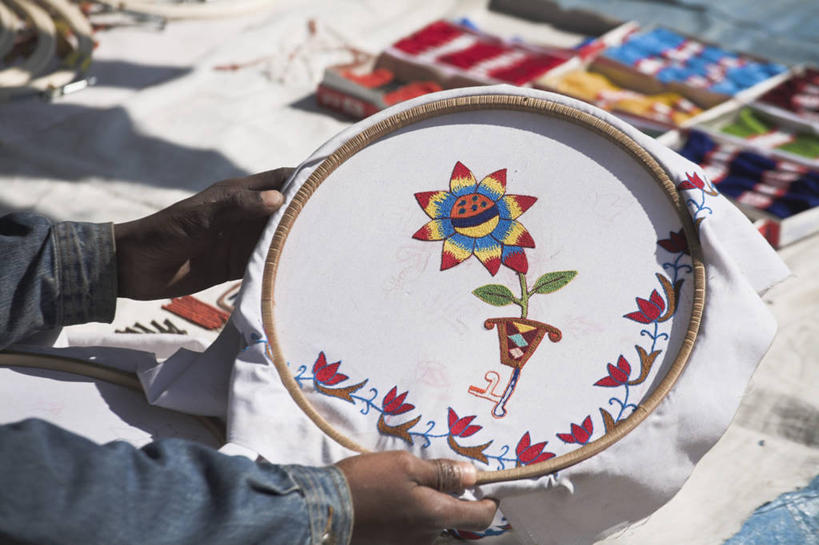 成年人,横图,城市,刺绣,尼泊尔,亚洲,工作,首都,摄影,宗教,佛教,加德满都,苏瓦扬布拿佛塔,男人,彩图