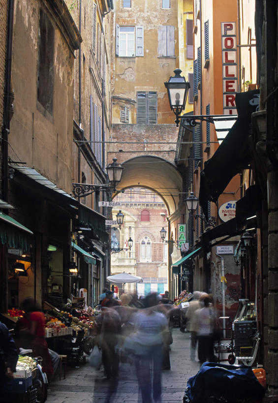 吃,竖图,运动模糊,吃饭,购物,建筑,意大利,欧洲,城镇,摄影,西欧,南欧,意大利文化,意大利共和国,博洛尼亚,艾米利亚.罗马涅,艾米利亚.罗马涅大区,彩图,餐馆,咖啡馆