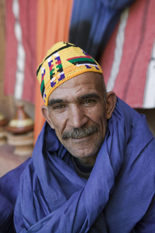 成年人,一个人,竖图,室外,非洲,摩洛哥,仅一个男性,摄影,肖像,北非,阿非利加洲,摩洛哥王国,撒哈拉沙漠,阿特拉斯山脉,瓦尔扎扎特,苏斯.马塞.德拉大区,摩洛哥文化,男人,彩图