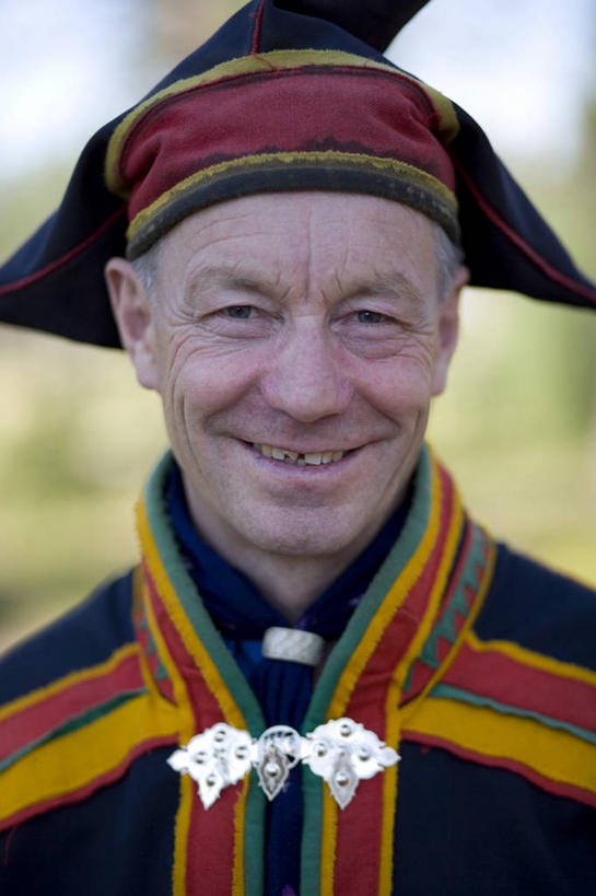 一个人,竖图,北极,欧洲,芬兰,日本料理,摄影,西欧,北欧,肖像,拉普兰,腐皮卷,彩图,传统服装,装扮