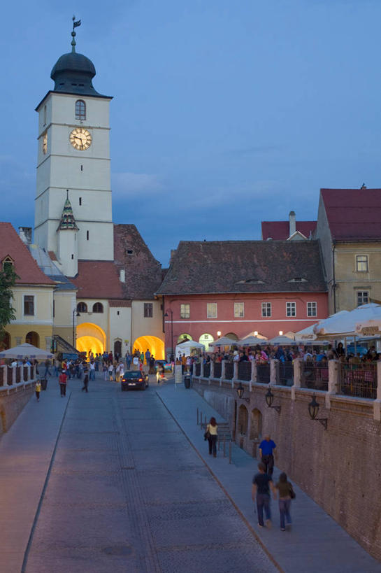 教堂,竖图,方图,城市,欧洲,罗马尼亚,节日,城镇,文化,祈祷,健康,许愿,摄影,宗教,信仰,纪念,祈求,基督教,天主教,东欧,首府,特兰西瓦尼亚,锡比乌,锡比乌县,平安,彩图