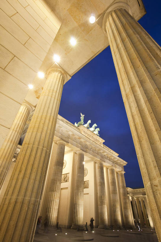 竖图,室外,夜晚,旅游,城市,德国,欧洲,首都,柏林,摄影,西欧,德国文化,勃兰登堡大门,彩图