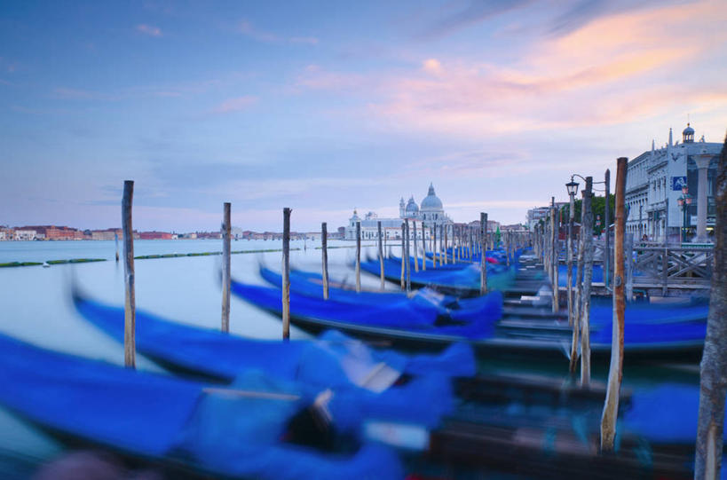 无人,教堂,码头,横图,室外,夜晚,旅游,日落,城市,港口,船,意大利,欧洲,威尼斯,黄昏,交通工具,摄影,运河,舟,西欧,地中海文化,南欧,载具,意大利文化,威尼托大区,圣玛莉亚安泰教堂,彩图,旅行,摆渡口,埠头,渡口,渡头,港湾,海港,货运码头,口岸,商港