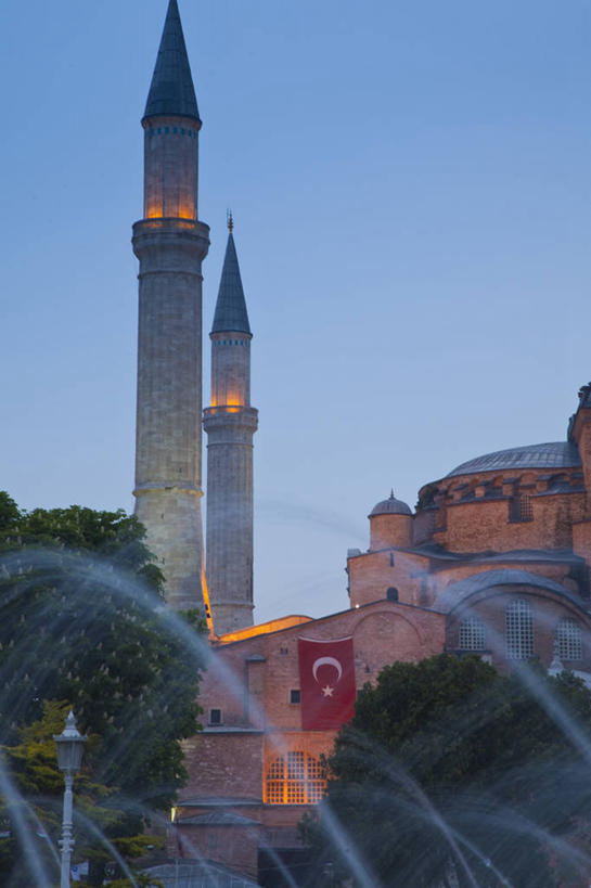 无人,竖图,室外,夜晚,旅游,城市,欧洲,亚洲,历史,黄昏,地标建筑,摄影,尖塔,土耳其文化,素檀阿梅特区,伊斯坦布尔,彩图,旅行,圣索菲亚大教堂