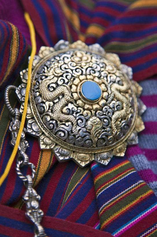 无人,竖图,室外,特写,白天,不丹,龙,一个,衣服,摄影,单个,胸针,绿松石,彩图,传统服装