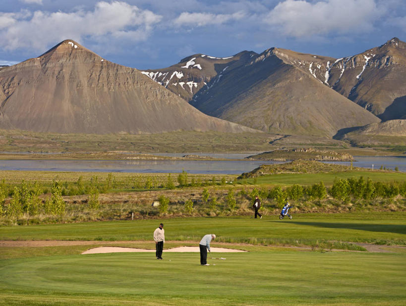 四个人,横图,室外,白天,运动,山,山脉,高尔夫球场,绿色,摄影,博尔加内斯,高尔夫球运动,彩图