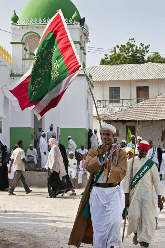 成年人,竖图,生日,快乐,旗帜,非洲,肯尼亚,长袍,白色,摄影,宗教,伊斯兰教,游行,灵性,阿伦岛,预言家,男人,彩图,旅行,欢乐