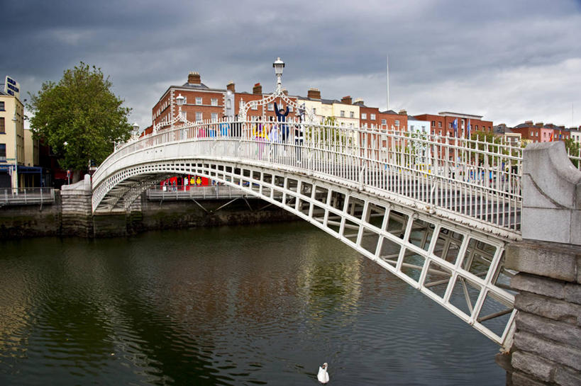 横图,室外,旅游,河流,水,城市,爱尔兰,欧洲,桥,首都,现代,布置,地标建筑,摄影,利菲河,彩图,旅行,爱尔兰文化
