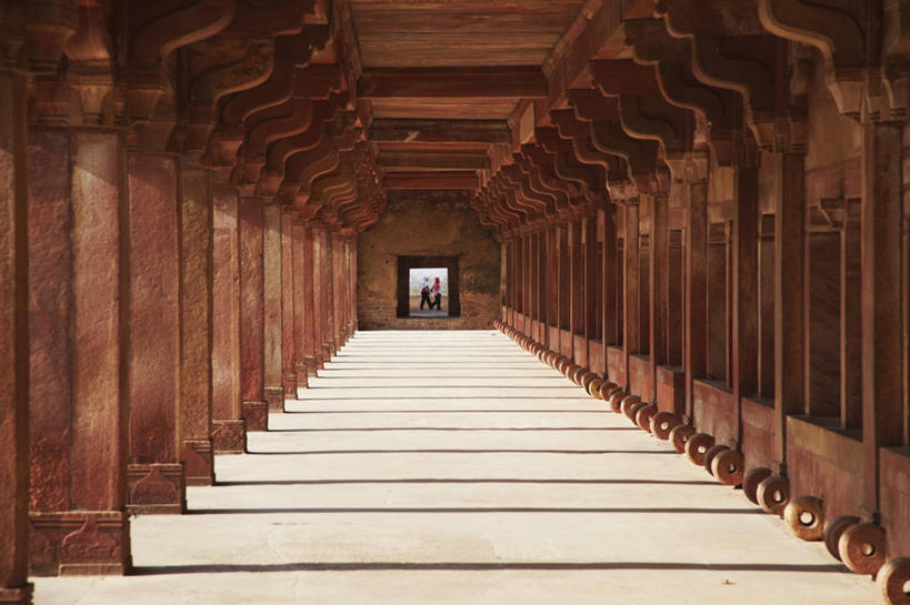 两个人,横图,室内,白天,建筑,印度,亚洲,柱子,走廊,废墟,摄影,阿格拉,北方邦,印度次大陆,步行,彩图,胜利之城,传统文化