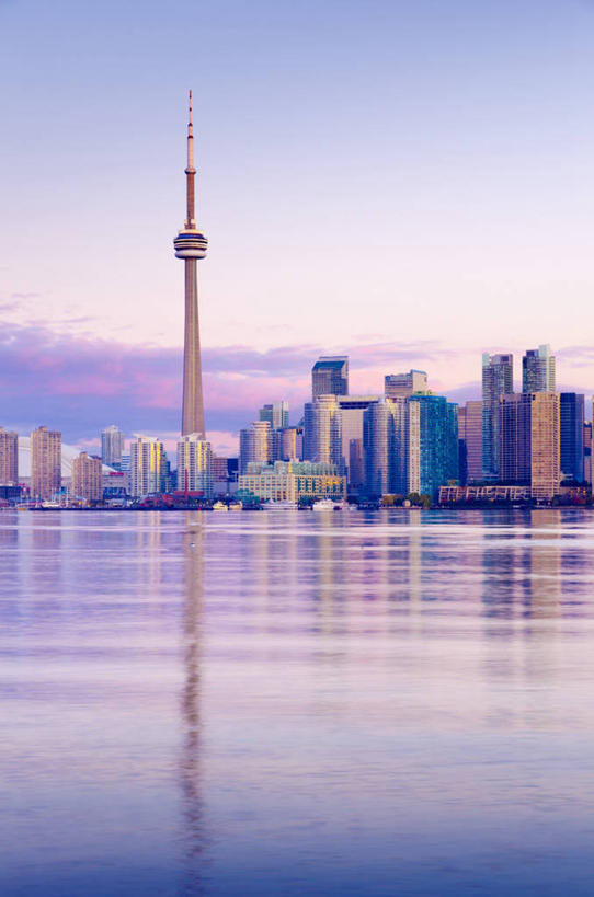 无人,码头,竖图,室外,留白,日落,水,天际线,城市,港口,建筑,摩天大楼,加拿大,地标建筑,摄影,宁静,北美,市区,多伦多,多伦多电视塔,无线电通信塔,安大略湖,彩图,旅行,摆渡口,埠头,渡口,渡头,港湾,海港,货运码头,口岸,商港