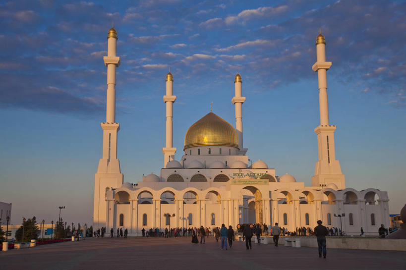 横图,方图,室外,白天,建筑,哈萨克斯坦,宏伟,天空,摄影,尖塔,伊斯兰教,圆顶建筑,清真寺,彩图