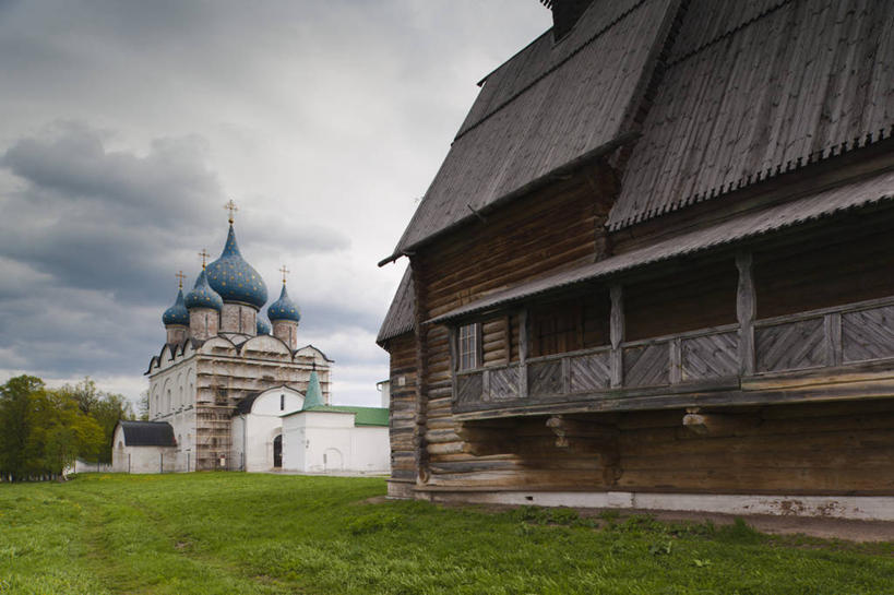 无人,教堂,横图,室外,白天,仰视,草坪,建筑,俄罗斯,云,摄影,宗教,基督教,圣尼古拉斯,彩图,低角度拍摄,大教堂,小木屋,苏兹达尔,俄罗斯文化