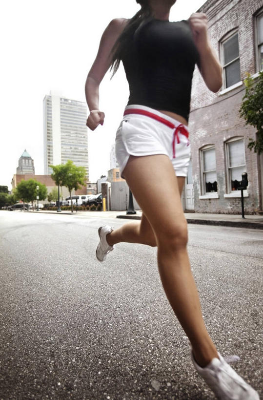 成年人,一个人,竖图,室外,白天,运动服,锻炼,城市,路,美国,仅一个女性,活力,摄影,慢跑,阿拉巴马州,女人,休闲活动,彩图,对焦