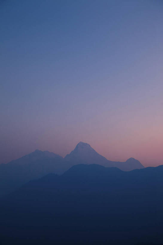 无人,竖图,室外,留白,日出,美景,日落,山,山脉,尼泊尔,亚洲,地形,景观,晚霞,霞光,落日,黎明,风景,自然,黄昏,春天,景色,彩霞,季节,摄影,自然风光,南亚,尼泊尔王国,夕照,薄暮,夕阳,彩图,傍晚,斜阳,安娜普纳峰群