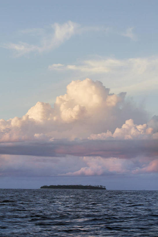 无人,竖图,室外,留白,海洋,日落,水,斐济,岛,晚霞,霞光,云,落日,风景,黄昏,彩霞,摄影,热带气候,夕照,薄暮,夕阳,彩图,傍晚,斜阳,对焦