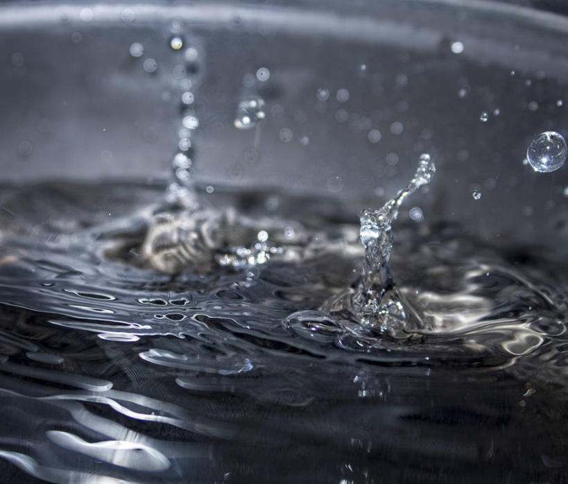 无人,横图,室外,特写,白天,水,暴风雨,西班牙,波纹,溅,水滴,水花,首都,自然,泡泡,马德里,摄影,撞击,纯净,彩图