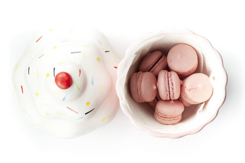 无人,横图,俯视,特写,白色背景,浆果,挪威,糖果,首都,饮食,粉色,碗,诱惑,摄影,选择,奥斯陆,彩图,高角度拍摄,影棚拍摄,蛋白杏仁饼