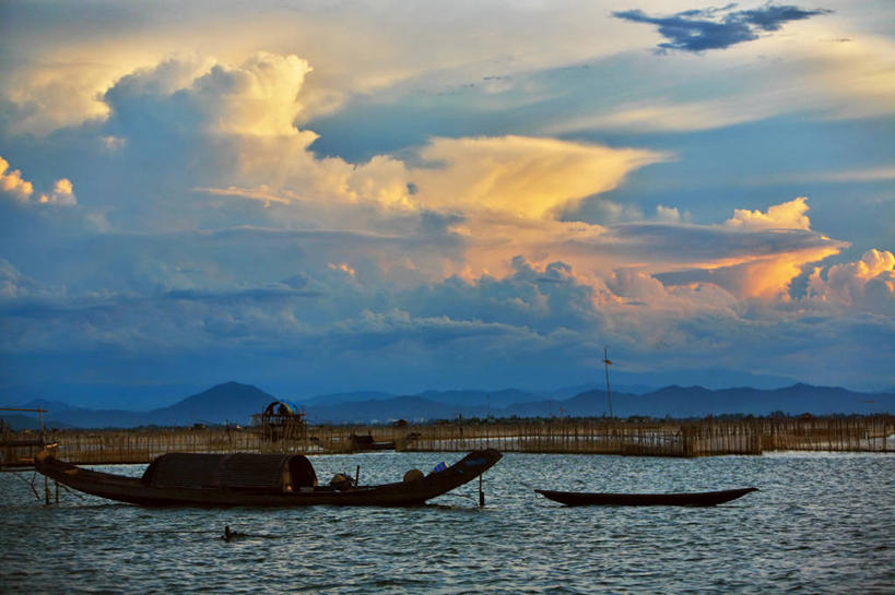 无人,横图,室外,船,越南,停靠,云,自然,黄昏,运输,摄影,宁静,停泊,潟湖,彩图,顺化