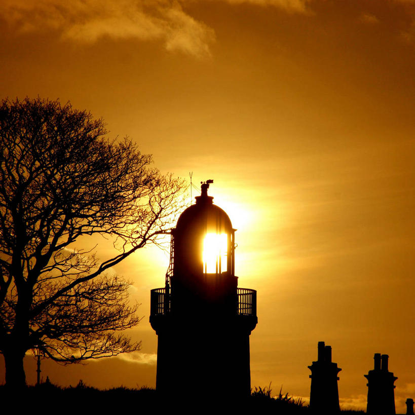 无人,方图,室外,太阳,道路,建筑,日光,英国,信息,云,灯塔,交通,方向,苏格兰,树,风景,黄昏,摄影,引导,指引,宁静,剪影,航标,彩图,导航