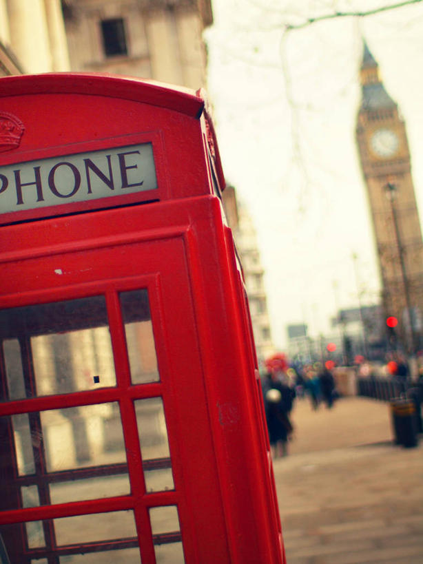竖图,室外,特写,白天,通讯,英国,首都,钟塔,电话亭,红色,摄影,英文字母,便利,英国文化,彩图