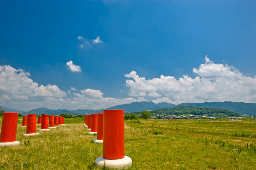 无人,横图,室外,白天,奈良县,日本,亚洲,一排,日本文化,整齐,地形,云,杆,历史,排列,红色,风景,天空,自然,摄影,宁静,队列,东亚,本州,本州岛,日本国,近畿地方,奈良,近畿,彩图