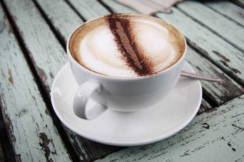 无人,横图,室外,特写,桌子,英国,咖啡杯,杯,饮食,饮料,茶碟,奶油,巧克力,摄影,清新,坎布里亚,彩图