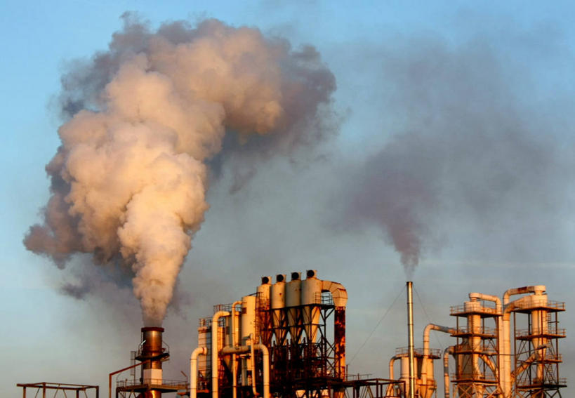 无人,工厂,横图,室外,白天,烟囱,建筑,葡萄牙,天空,烟,工业,摄影,污染,空气污染,彩图