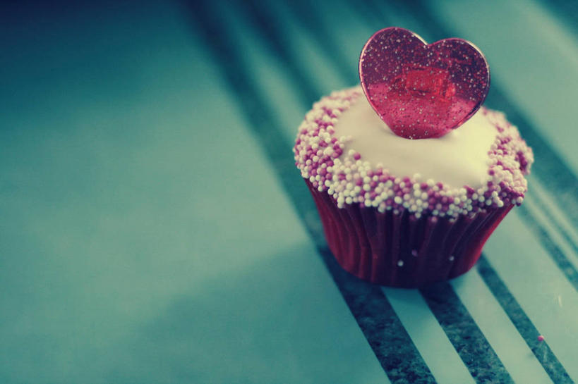 无人,横图,阶调图片,室内,特写,英国,饮食,一个,甜食,摄影,单个,纸托蛋糕,想法,心型,彩图,爱