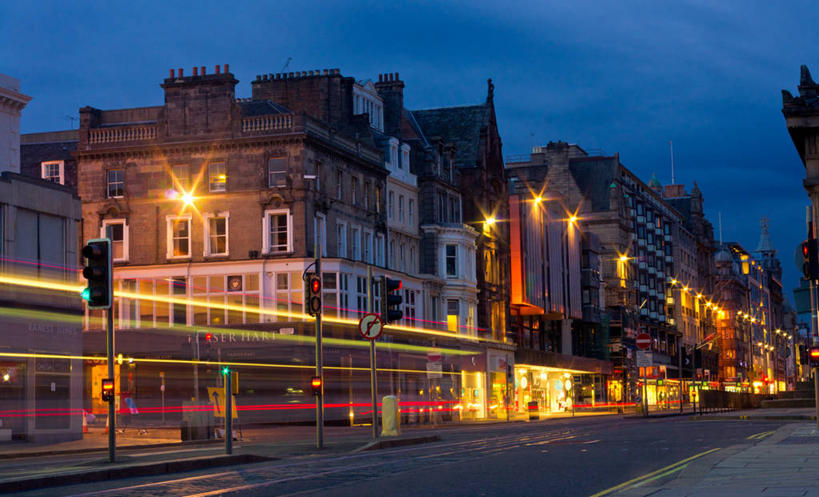 无人,横图,室外,夜晚,长时间曝光,城市,道路,街道,路,路灯,公路,英国,云,交通,首都,苏格兰,运输,摄影,尾灯,迅速,照亮,交通标志,爱丁堡,马路,彩图