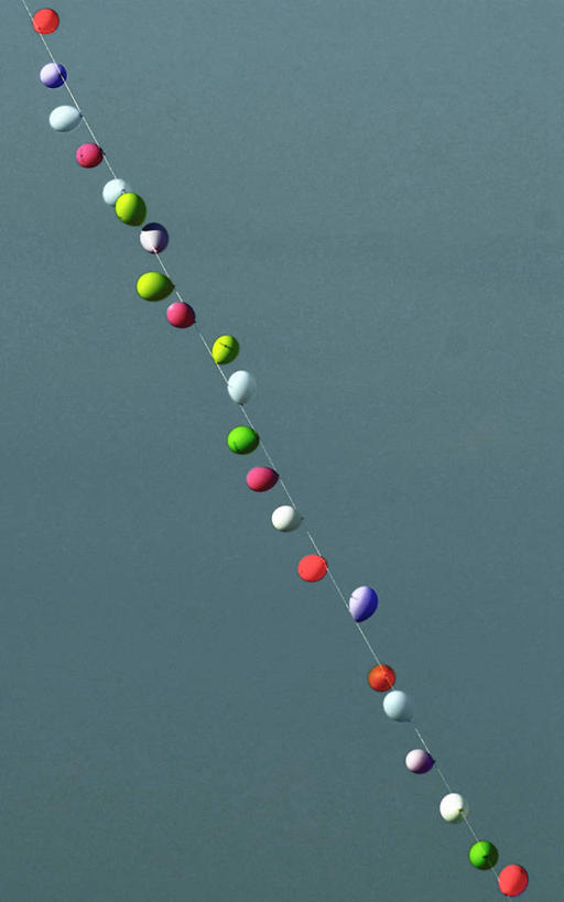 无人,竖图,室外,白天,仰视,意大利,一排,吊挂,悬挂,丰富,整齐,挂,排列,气球,线绳,摄影,多样,队列,卡拉布里亚,彩图,低角度拍摄