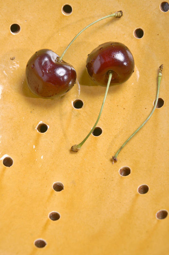 无人,竖图,室内,特写,樱桃,水果,法国,洞,茎,饮食,两个,黄色,盘子,摄影,阿尔萨斯,清新,健康食物,彩图