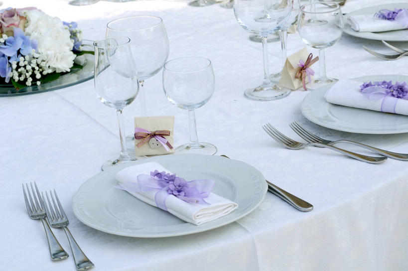 无人,横图,室外,白天,婚礼,意大利,准备,叉,饮食,桌布,白色,盘子,餐巾,摄影,高雅,葡萄酒杯,华贵,萨萨里,阿尔盖罗,彩图