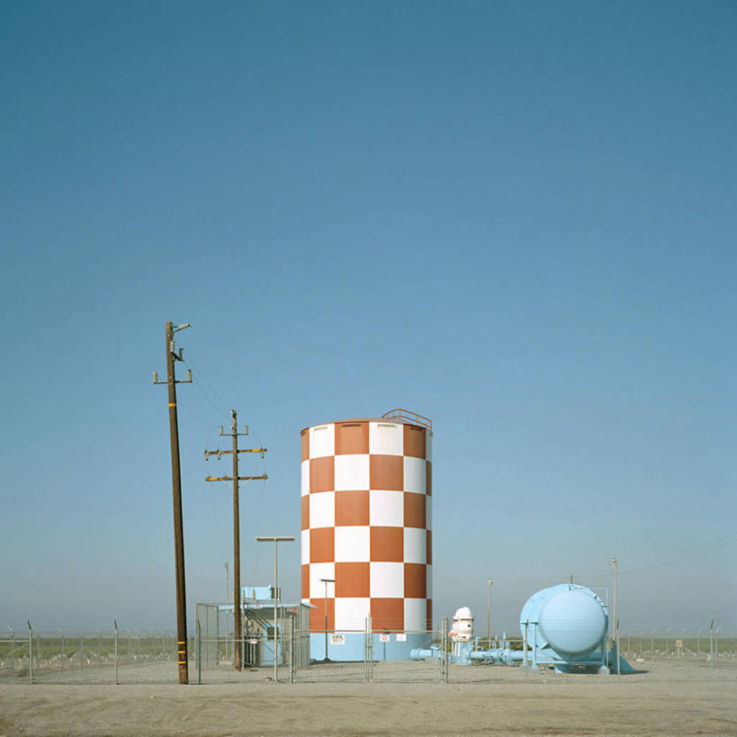 无人,方图,室外,白天,美国,水塔,地平线,辽阔,地面,广阔,工业,摄影,电,宁静,一望无际,加利福尼亚,延伸,地貌,万里无云,天地相交,无边无际,一马平川,彩图