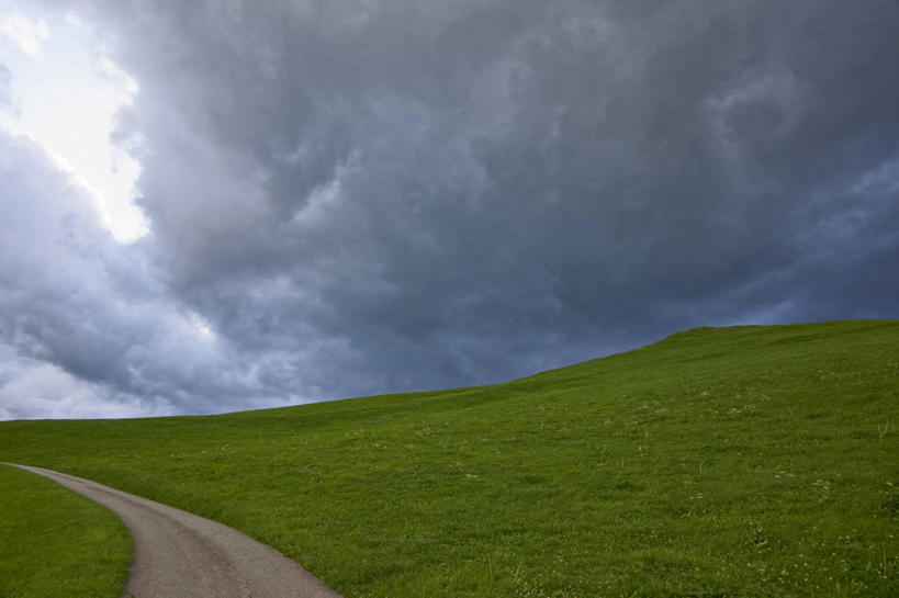 无人,横图,室外,白天,瑞士,地形,乌云,云,天气,草,天空,自然,夏天,摄影,宁静,雷雨,瓦莱斯州,彩图