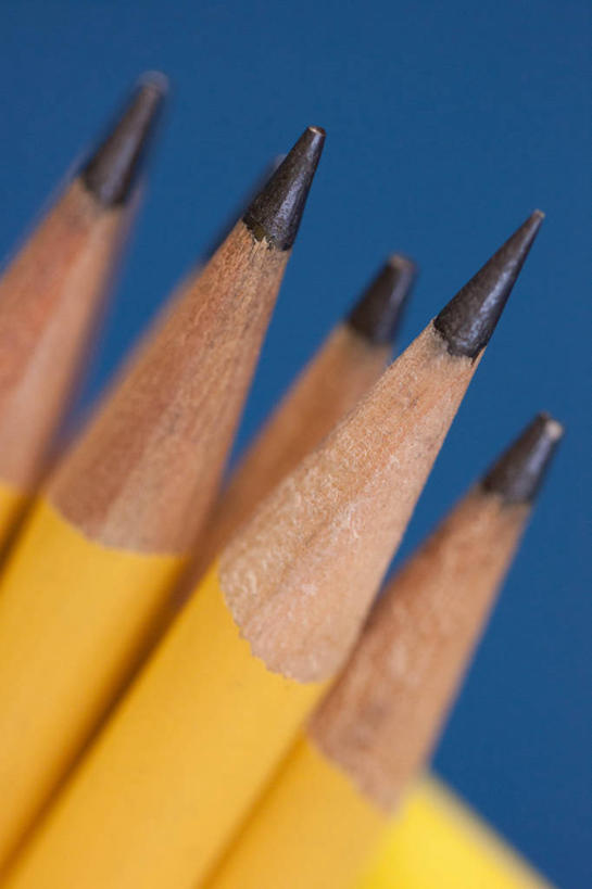 无人,竖图,室内,特写,美国,五个,许多,蓝色背景,锐利,黄色,铅笔,摄影,锋利,尖锐,简单,加利福尼亚,圣何塞,完美,美术工艺,彩图