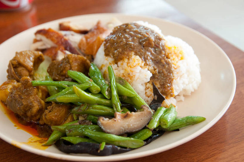 无人,横图,室内,特写,烹饪,烧烤,桌子,马来西亚,木制,鸡肉,肉,料理,食品,米,猪肉,菜肴,美食,肉类,饮食,食物,盘子,肉汁,食用菌,摄影,佳肴,清新,炸鸡,肉食,健康食物,豚肉,哥打基纳巴卢,沙巴州,青豆,彩图,马来文化