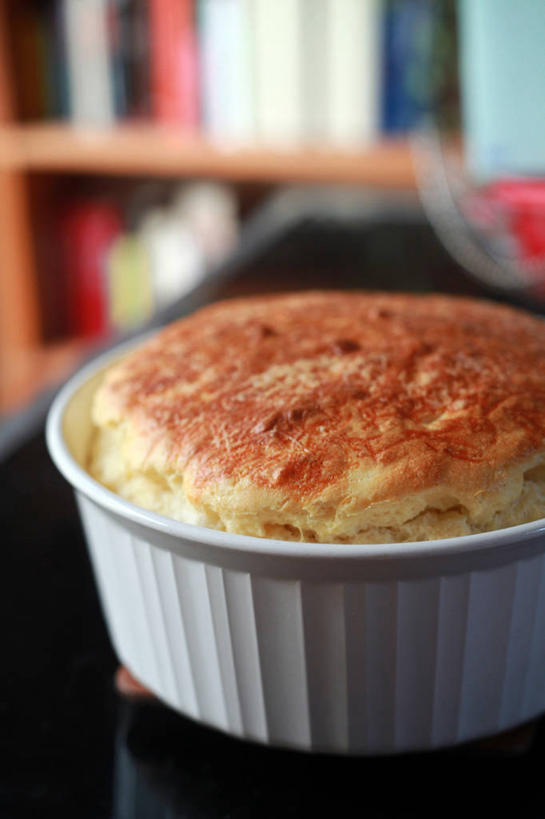 点心,奶酪,无人,竖图,室内,白天,下午茶,厨房,桌子,美国,干酪,起司,食品,芝士,营养,饮食,食物,糕点,乳酪,摄影,乳制品,发酵,苏孚奶酥,意大利干酪,彩图,蛋奶酥,梳乎厘,舒芙里,格鲁耶尔奶酪,古老也奶酪,库耶尔奶酪,蛋糕,乳酪蛋奶酥