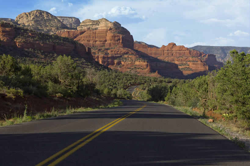 无人,横图,室外,白天,峡谷,路,美国,云,分界线,方向,树,天空,运输,摄影,宁静,亚利桑那,岩层,塞多纳,岩石,彩图