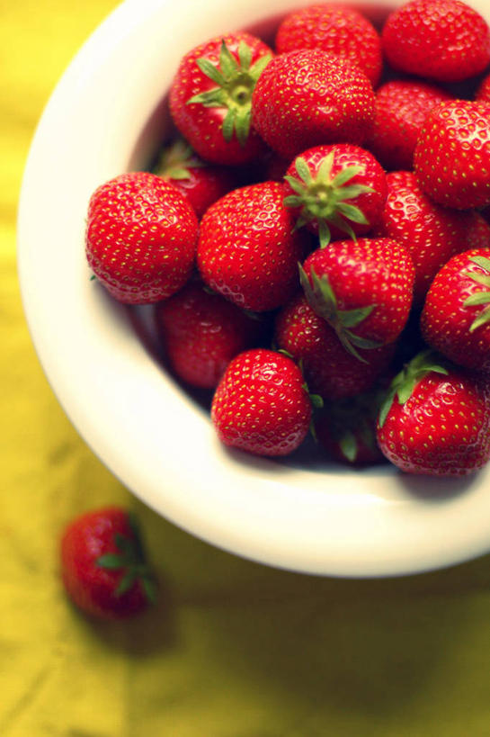 无人,竖图,俯视,室内,特写,草莓,浆果,荷兰,丰富,食品,饮食,桌布,碗,摄影,清新,健康食物,鹿特丹,彩图,高角度拍摄